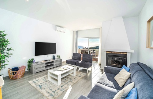 Lagos Apartment | Beachfront Flat & Panoramic Sea View by HostWise