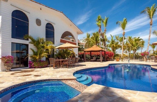 Palmilla Villa | Beachfront Paradise in Palmilla, Toys Included! Great Staff, Swimmable Beach