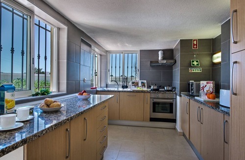 Areias de Sao Joao Villa | Beautiful 6 Bedroom Villa Collum, Albufeira With Private Pool