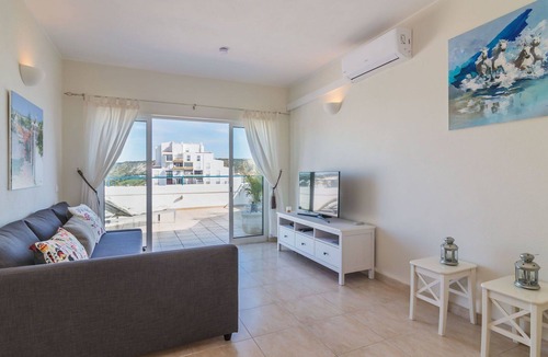 Praia da Luz Apartment | Beautiful apartment for 4 people with A/C, WIFI, TV and terrace