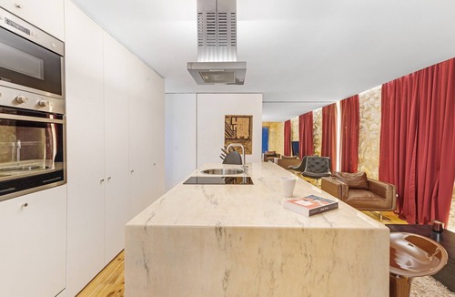 Merces Apartment | Beautiful Loft “Green Street Lisbon” in City Centre with Wi-Fi & A/C