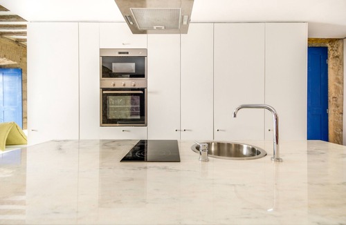 Merces Apartment | Beautiful Loft “Green Street Lisbon” in City Centre with Wi-Fi & A/C