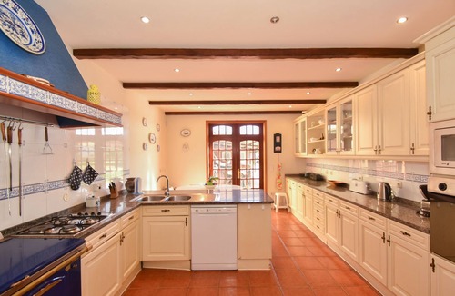Arvore Villa | BEAUTIFUL VILLA FOR FAMILIES AND FRIENDS 20% off AUGUST, LAST WEEKS AVAILABLE