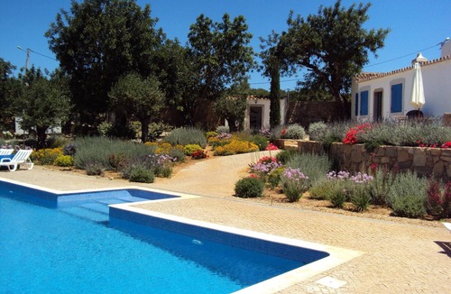 Bordeira Villa | Beautifully renovated typical Algarve villa