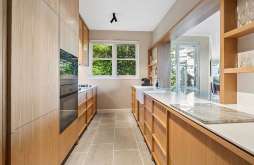 Leura House | Blue Vista in Leura Escarpment views