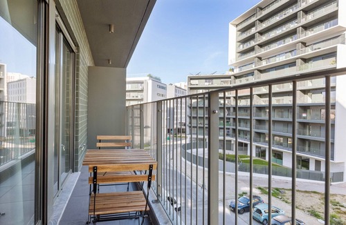 Lumiar Apartment | Blueground | Lumiar, pool, furnished & equipped