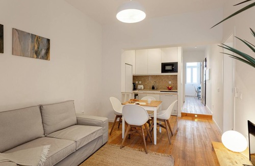 Santo Amaro Apartment | Bright 2BR w/Private Terrace | Alcântara