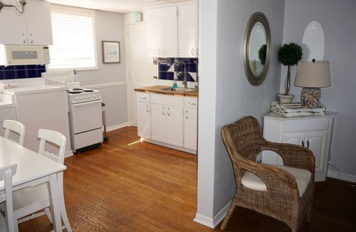 St. Pete Beach Condo | Bright & clean beachside condo with heated pool ~ FN 604