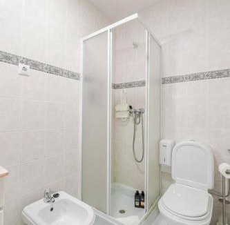 Barroselas Apartment | Buganvílias House at Fountain Retreat I Pool, Jacuzzi & Sports Escape