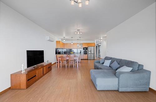 Calheta House | Calheta Paradise Holiday Home - Free Parking & Views