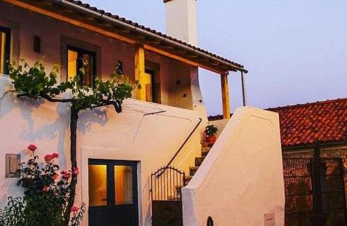 Ourem House | CASA ANDORINHAS