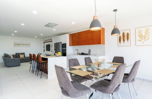 Estrela da Calheta House | Casa Antonette, a beautiful warm house, sun all day with a big pool to enjoy.