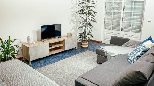 Urzelina House | Casa Azul (Blue House)
