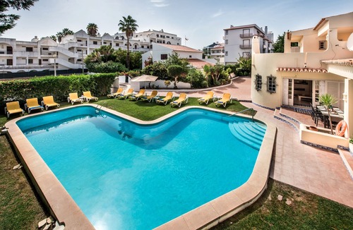 Santa Eulalia Villa | Casa Das Amendoeiras. Popular for stag & hens as well as a family favourite! 🥳