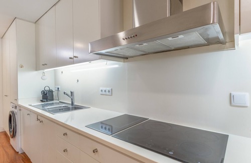 Lanhelas House | Casa do Castanhal: Mountain View, Private Terrace & Wi-Fi in Seixas