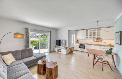 Lagoa e Carvoeiro Ski Chalet | Casa Flamingo – Stylish Algarve Escape