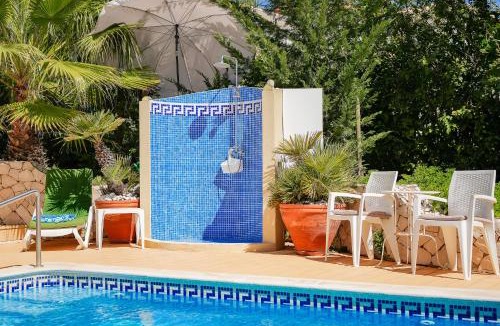 Estombar Villa | Casa Mandalin