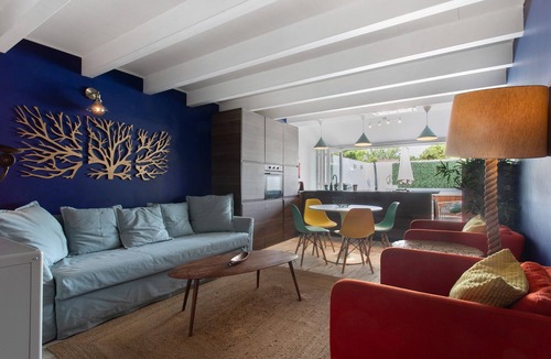 Cartaxo House | Casa Tejo Villa with Jacuzzi: Private Terrace, Wi-Fi & Air Conditioning