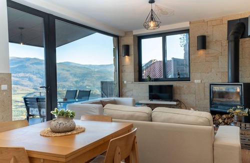 Arcos de Valdevez House | Casas das Olas 5 - Großartige Aussicht, 2 Pools, idealer Ort zum Entspannen und by Interhome
