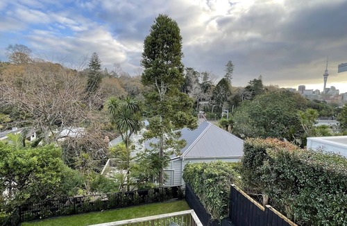 Parnell House | Character Villa in the city center