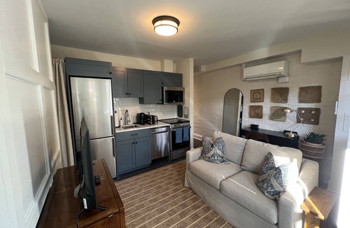 Dupont Circle Apartment | Charming 1-bedroom apartment in Dupont Circle Rowhome in Washington DC