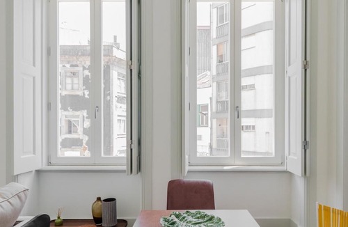 Centro / Baixa Apartment | Charming Camões Apartment in Porto with AC & Wi-Fi