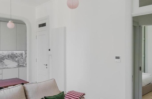 Centro / Baixa Apartment | Charming Camões Apartment in Porto with AC & Wi-Fi