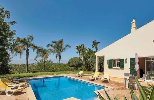 Albufeira Villa | Charming Country House, A/C, Private Pool, 20mins walk from Guia & 15mins drive to Fabulous Beaches