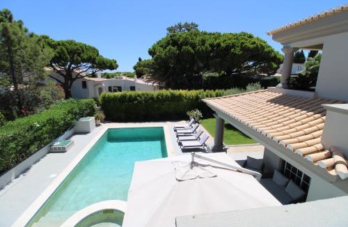 Vale do Garrao Villa | Charming Exceptional Golf Villa in Algarve