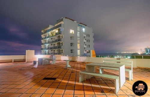 Dehiwala-Mount Lavinia Apartment | Charming 3-Bedroom Apartment on the Beach-side with AC and WiFi in Mount Lavinia