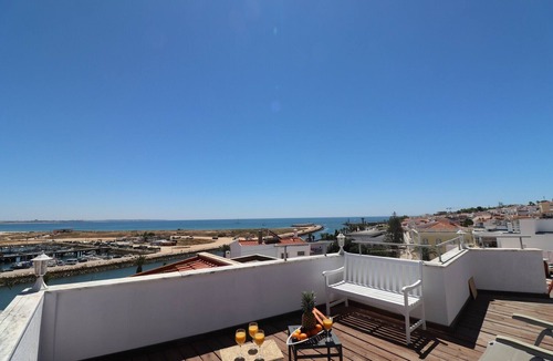 Lagos Apartment | Chic Wi-Fi Apartment for 4 with Stunning Sea & Marina Views, 300m from the Beach