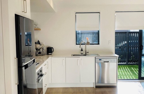 Hobsonville House | Clean and Tidy 2 Bedroom Townhouse With Playroom. Perfect for Families