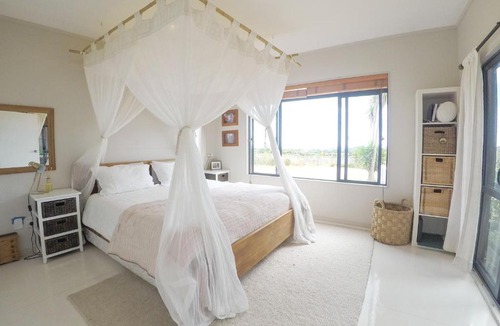 Muriwai House | Coast Retreat Muriwai - Walk to the Beach!