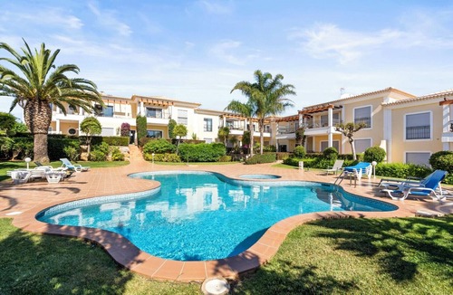 Porto de Mos Apartment | Coastal Charm Apartment
