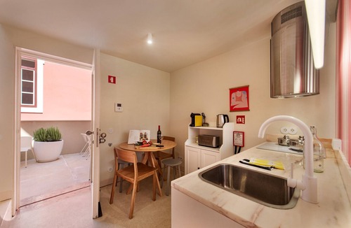 Vila Real Santo Antonio Apartment | Contemporary Touch in an Algarvian Manor