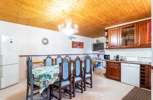 Sao Vicente do Paul House | Country House with Heated Indoor Pool, Less Than 1 Hour from Lisbon
