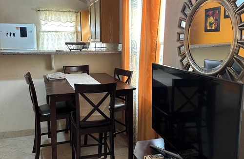 Charnocks House | Cozy 3 bedroom 2 bathroom house in a secure neighborhood with dining & amenities