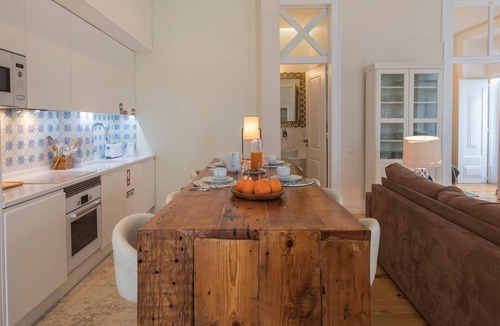 Se Apartment | Cozy Duplex Home in Alfama by LovelyStay