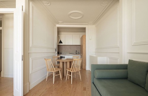 Se Apartment | Designer 1BR | Riverfront Heritage Bldg | 5-Min Walk to Lisbon Cathedral