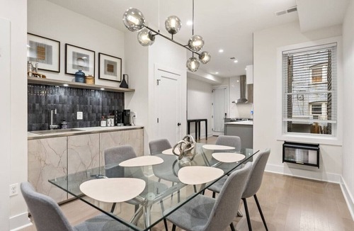 Columbia Heights House | Designer 3BR DC Home | King Bed, Family‑Friendly