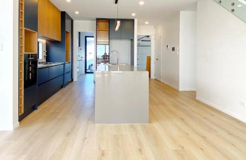 Flat Bush House | Designer Brand New Large House Flat bush