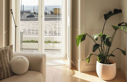 Se Hotel | Designer Deluxe 1BR | Campo das Cebolas Address | River Views | Near Lisbon Sé