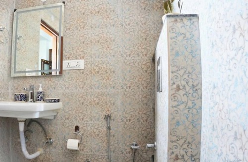 Paharganj Bed & Breakfast | Diya B&B is a homestay with a touch of haveli style in the centre of Delhi.