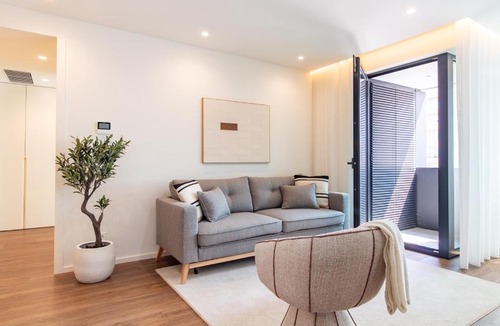 Mafamude Apartment | Elegant 1BR Retreat near Metro by LovelyStay