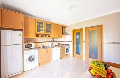 Portimao Apartment | Elegant Apartment near the Beach