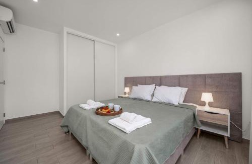Ameijeira Apartment | Elegant Flat with Balcony in Lagos by HostWise