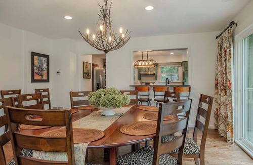 Cedar Mountain House | Emerald Lake-Private-Lakefront-Families-Sleeps 20