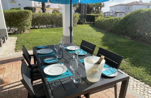 Almancil Apartment | Encosta do Lago 2 Bed Apartment with Private Garden, Large Palm Fringed Pool