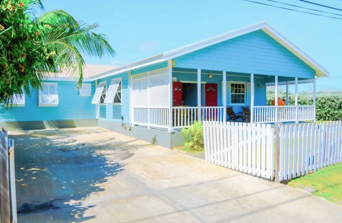 Chancery Lane House | "Endless Summer": 3-bedroom house in fabulous Christ Church with WiFi, AC