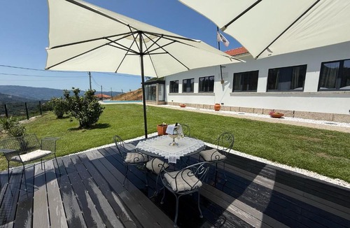 Ponte da Barca Hotel | Escola Da Mestra Da Portela Sampriz
